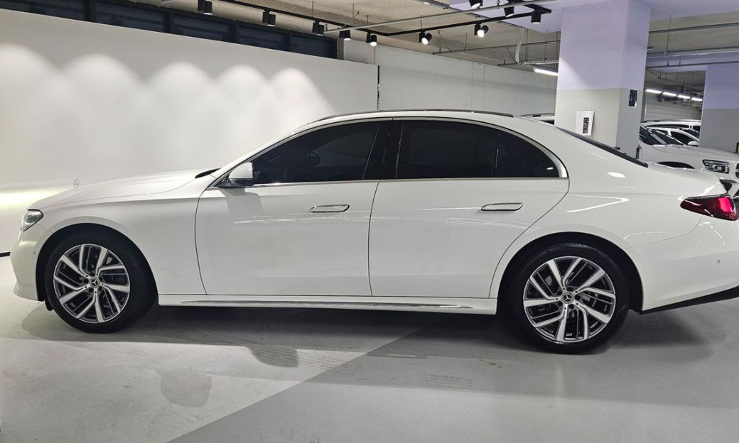 Mercedes-Benz E-Class E220d 4MATIC Exclusive, 2024