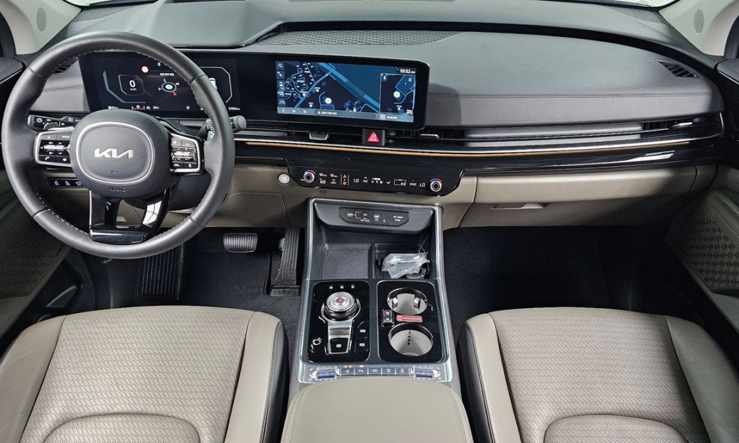 Kia Carnival 7-Seater Signature, 2025