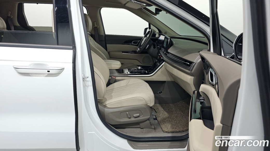 Kia Carnival 9-Seater Signature, 2022