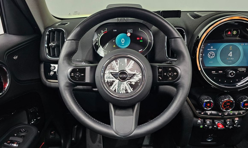 Mini Countryman Classic Plus Launch Pack, 2023