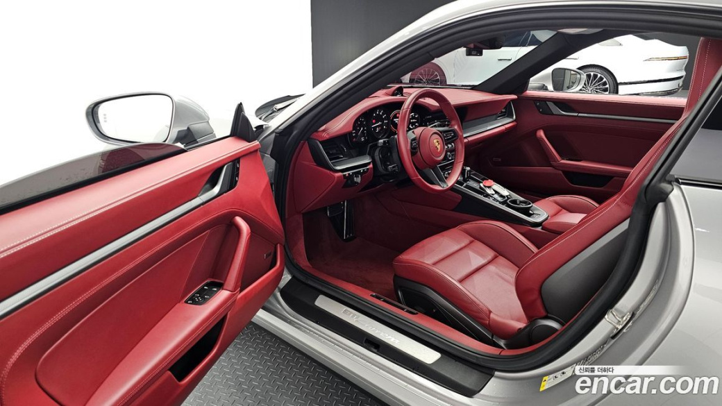 Porsche 911 Carrera, 2024