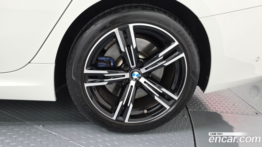 BMW 3-Series 320i M Sport, 2023