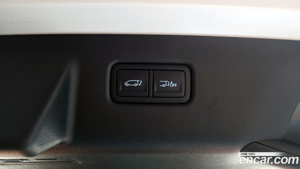 Hyundai Staria 4WD Tourer 9-Seater, 2025