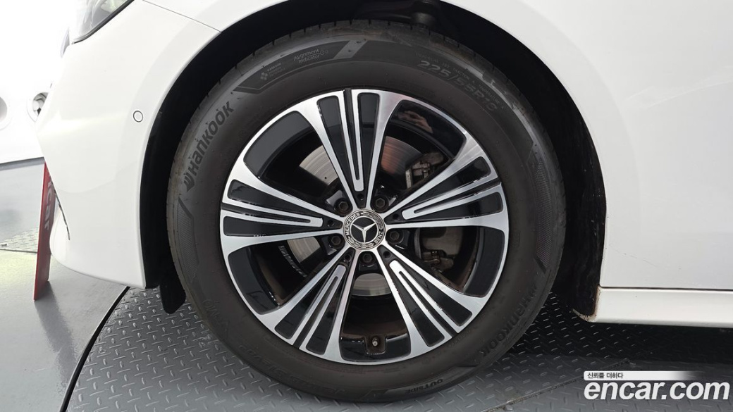 Mercedes-Benz E-Class E200 Avantgarde, 2024