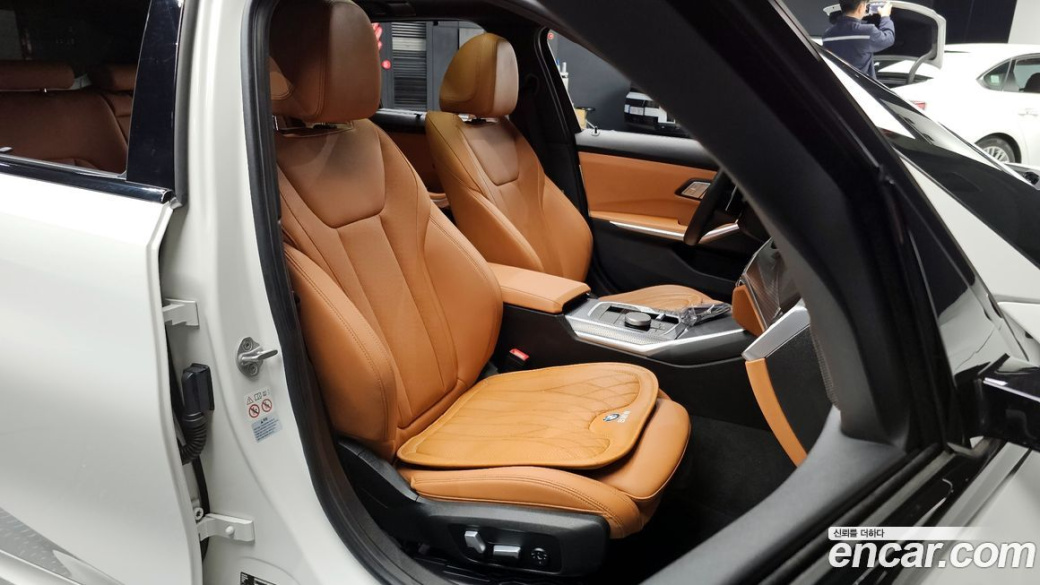 BMW 3-Series 320d Touring M Sport, 2024