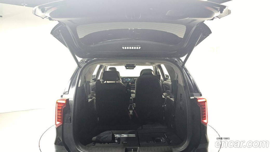Kia Carnival 7-Seater Gravity, 2024