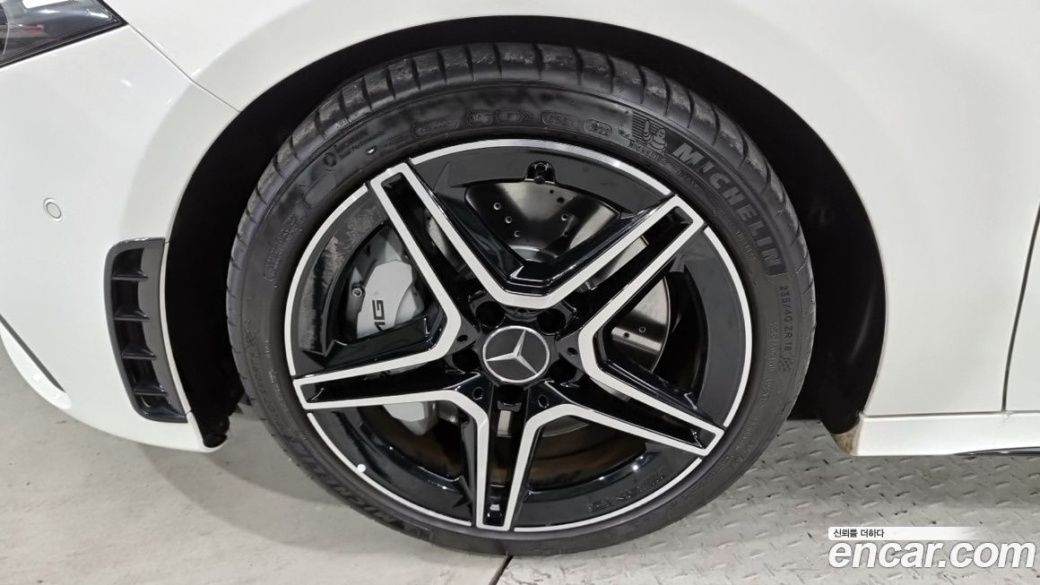 Mercedes-Benz A-Class AMG A35 4MATIC Sedan, 2023