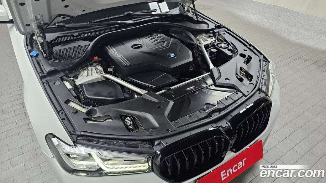 BMW 5-Series 520i M Sport, 2023