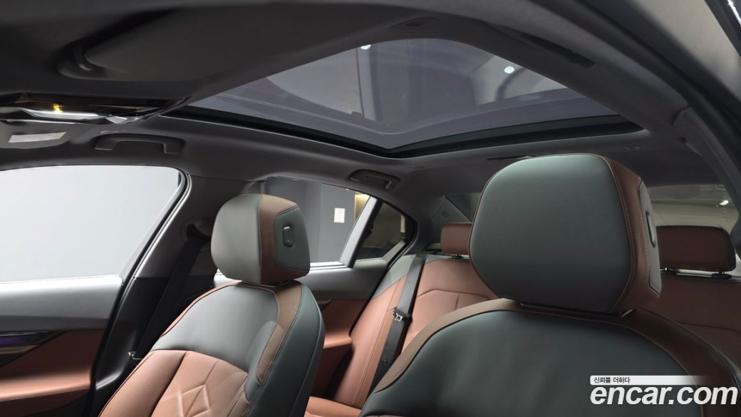 BMW 5-Series 530i xDrive, 2025