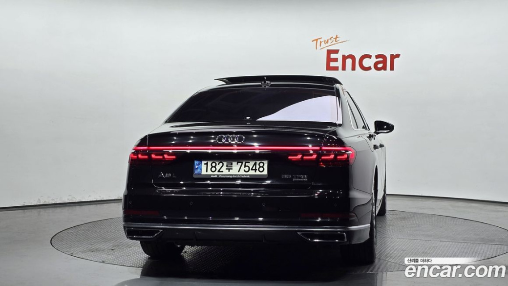 Audi A8 55 TFSI Quattro LWB, 2021