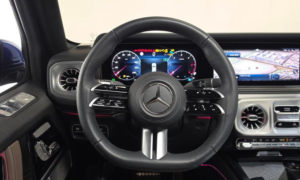 Mercedes-Benz G-Class G450d, 2025