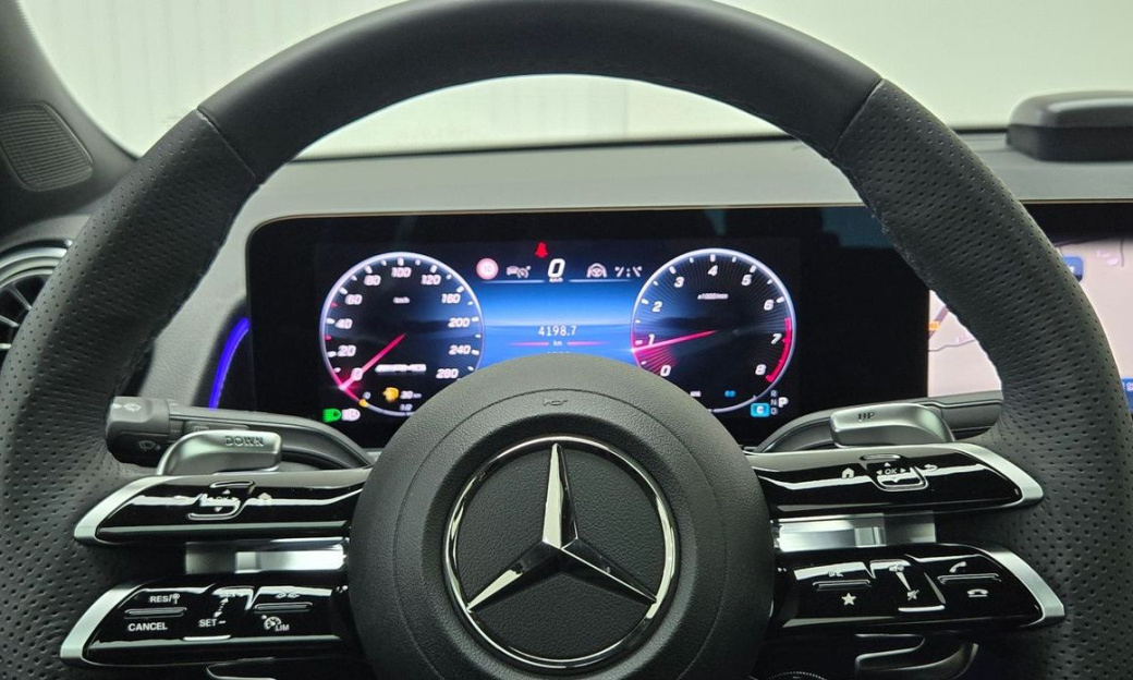 Mercedes-Benz GLB-Class AMG GLB35 4MATIC, 2025