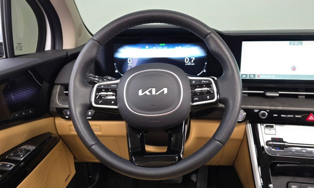 Kia Carnival 9-Seater Signature, 2023