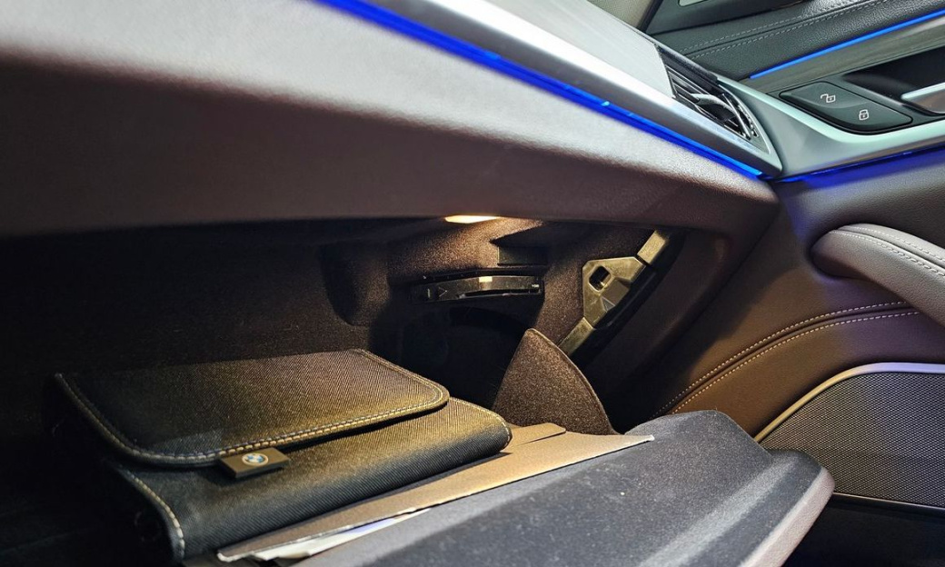 BMW 5-Series 530i Luxury, 2022