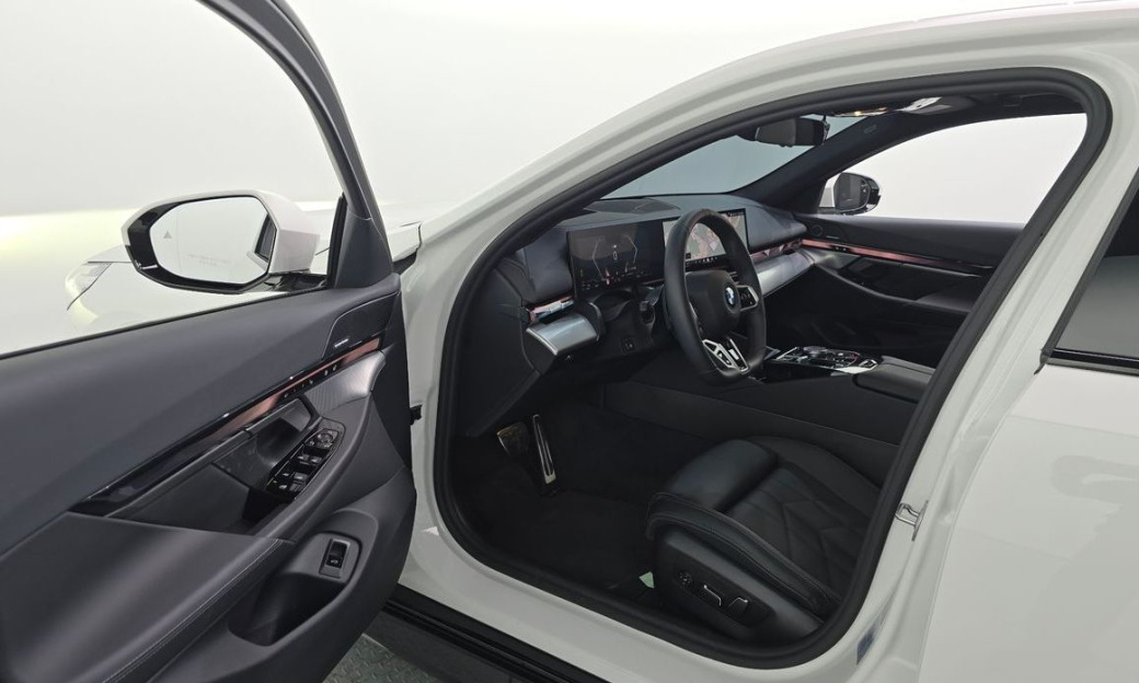 BMW 5-Series 520i M Sport, 2026