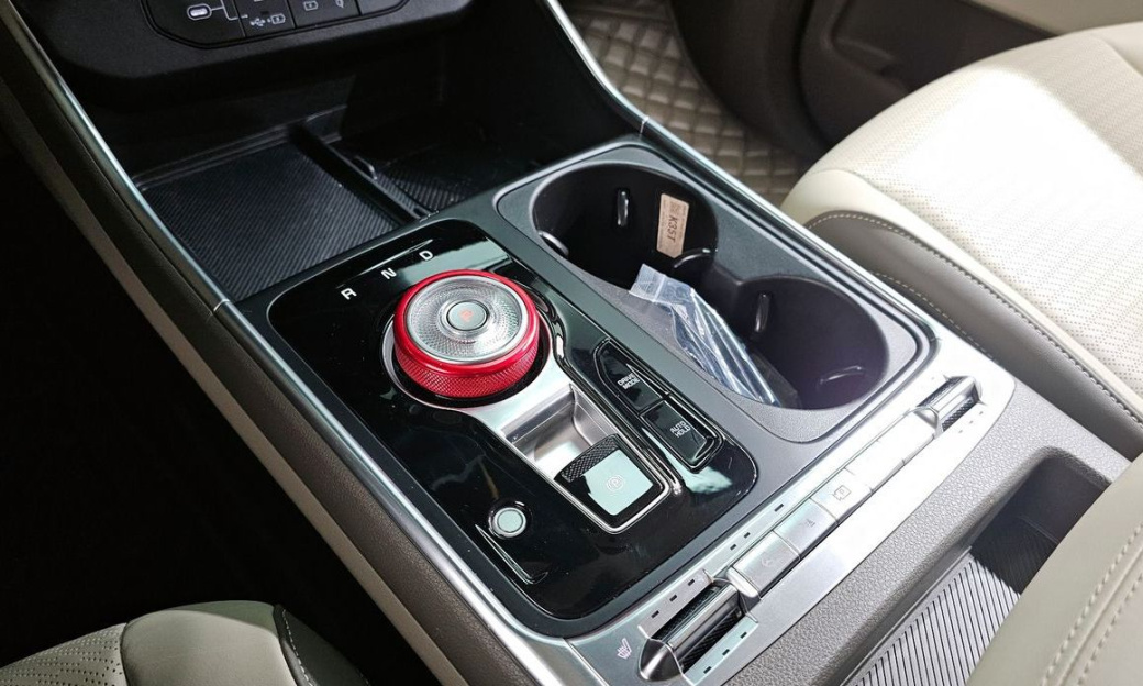Kia Carnival 9-Seater Gravity, 2025