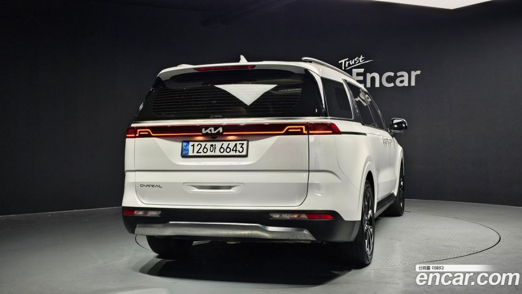 Kia Carnival 9-Seater Signature, 2022