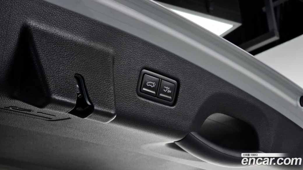 Kia Carnival 9-Seater Signature, 2023