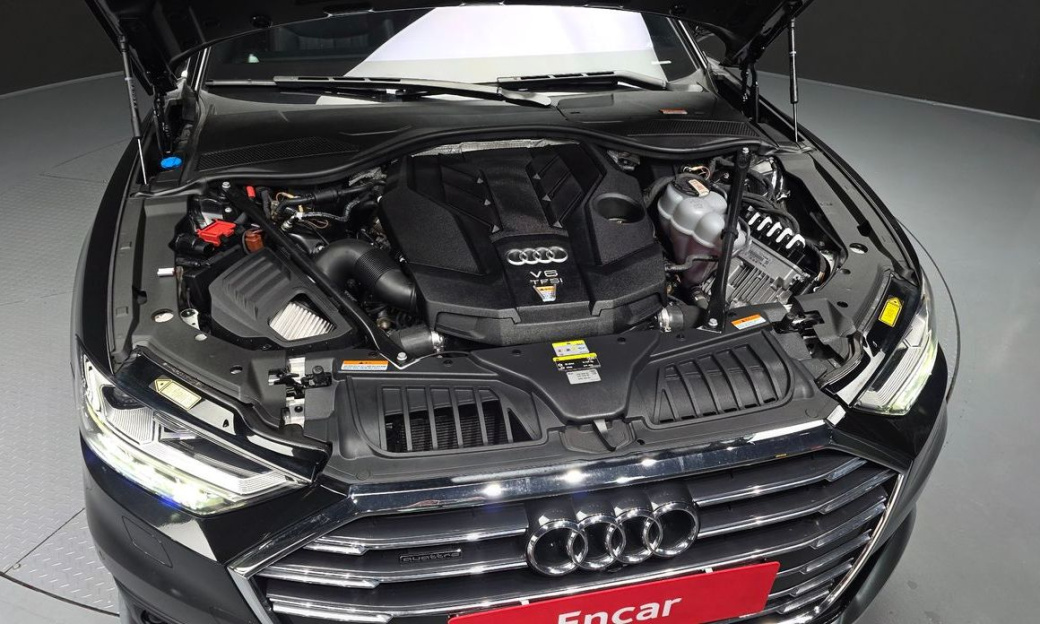 Audi A8 55 TFSI Quattro LWB, 2021