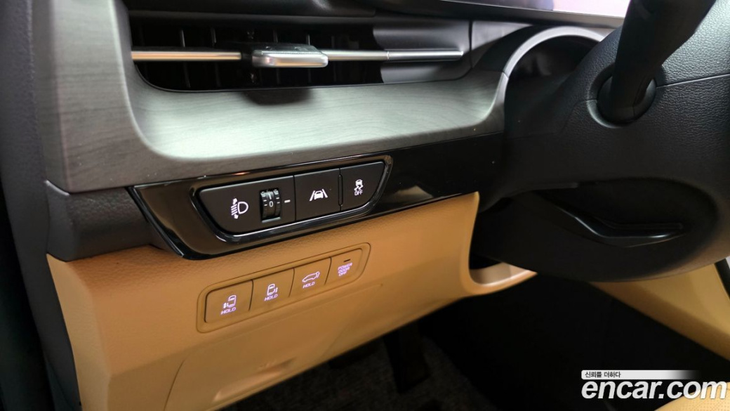 Kia Carnival 9-Seater Signature, 2023