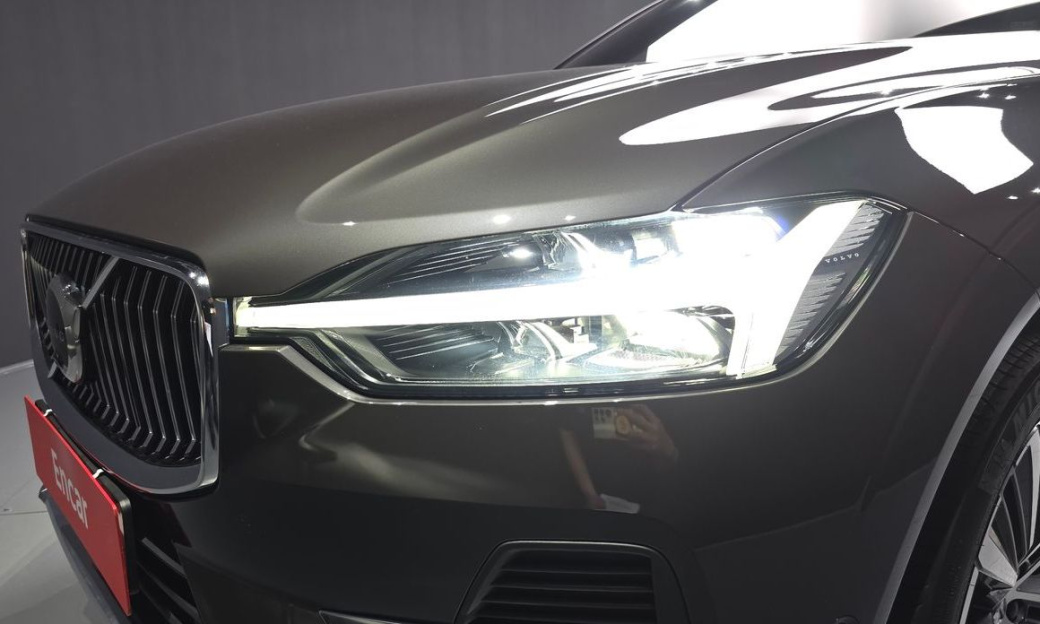 Volvo XC60 B5 Ultra Bright, 2025