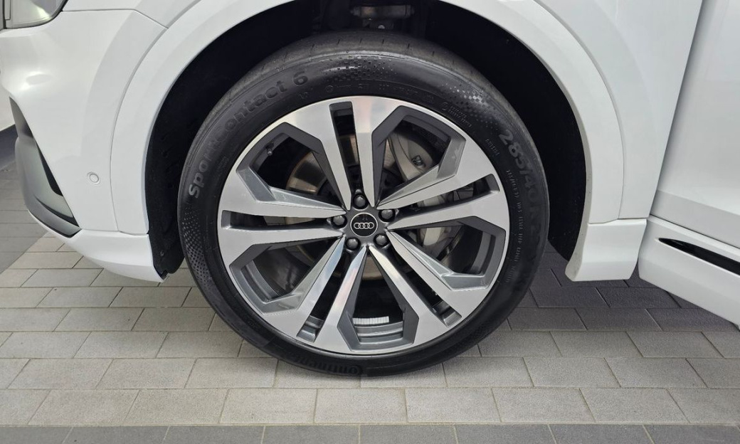 Audi Q8 55 TFSI Quattro Premium, 2023