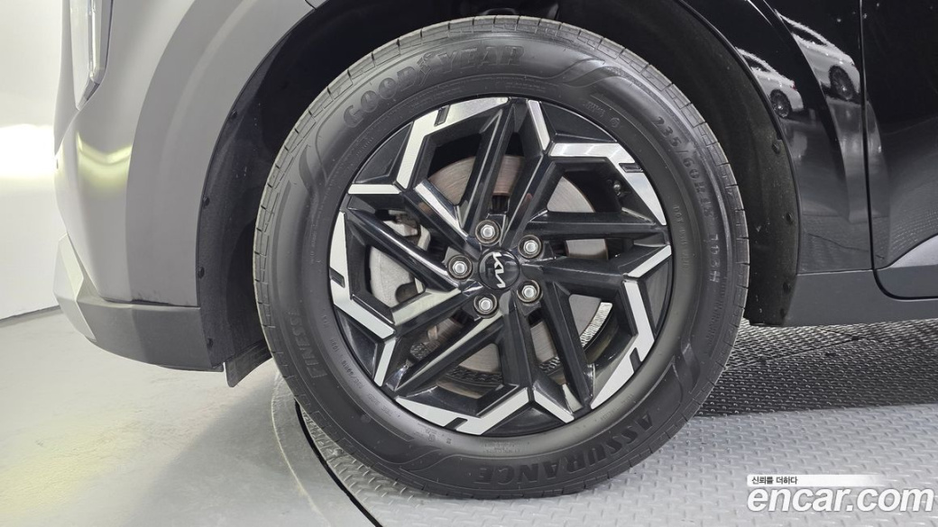 Kia Carnival 9-Seater Prestige, 2025