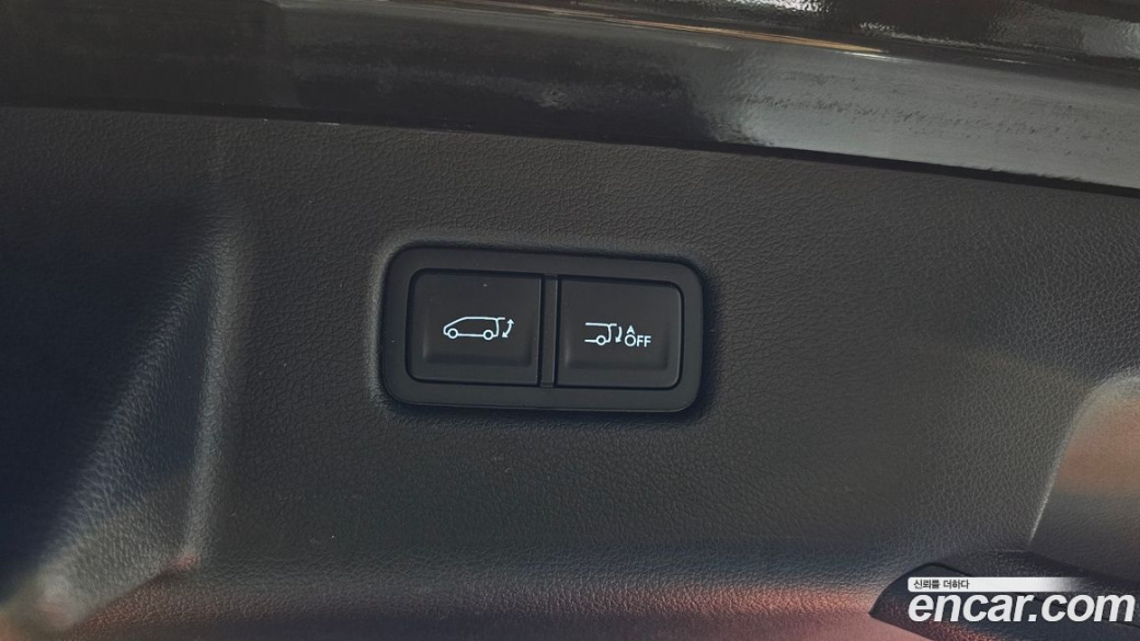 Hyundai Staria 4WD Lounge 9-Seater, 2022