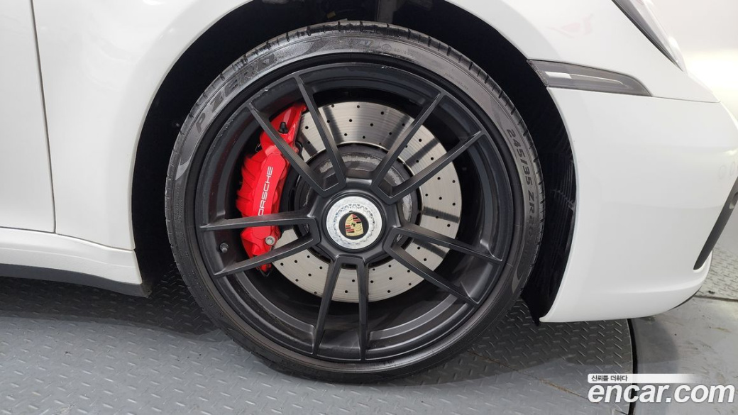 Porsche 911 Carrera GTS Cabriolet, 2022