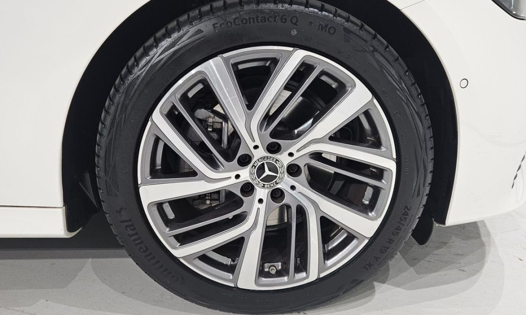 Mercedes-Benz E-Class E220d 4MATIC Exclusive, 2025