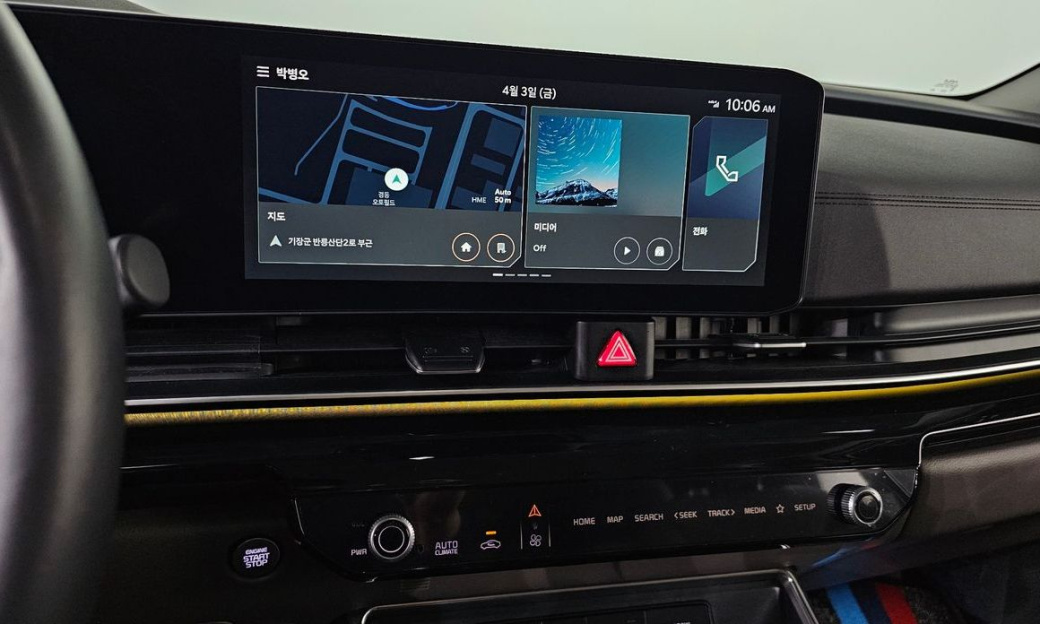 Kia Carnival 9-Seater Signature, 2024