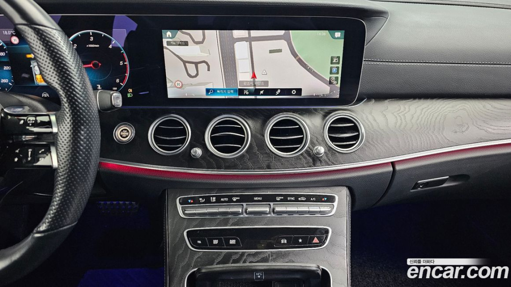 Mercedes-Benz E-Class E220d 4MATIC AMG Line, 2022