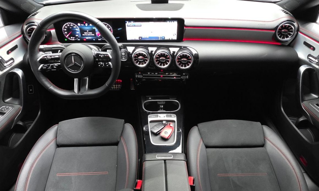 Mercedes-Benz CLA-Class CLA250 4MATIC, 2025