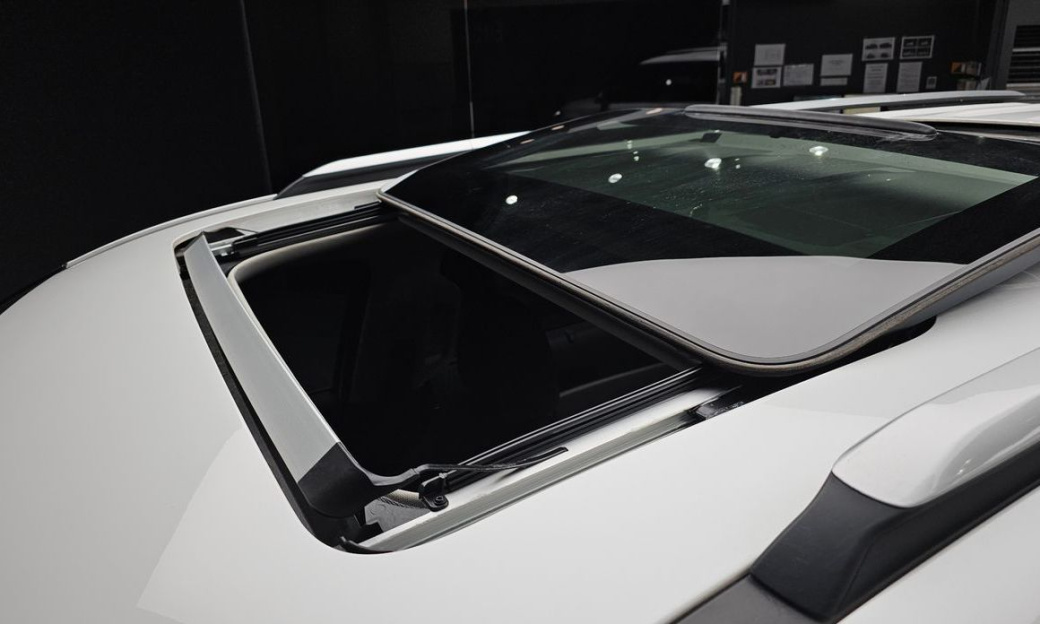 Kia Carnival 7-Seater Signature, 2025