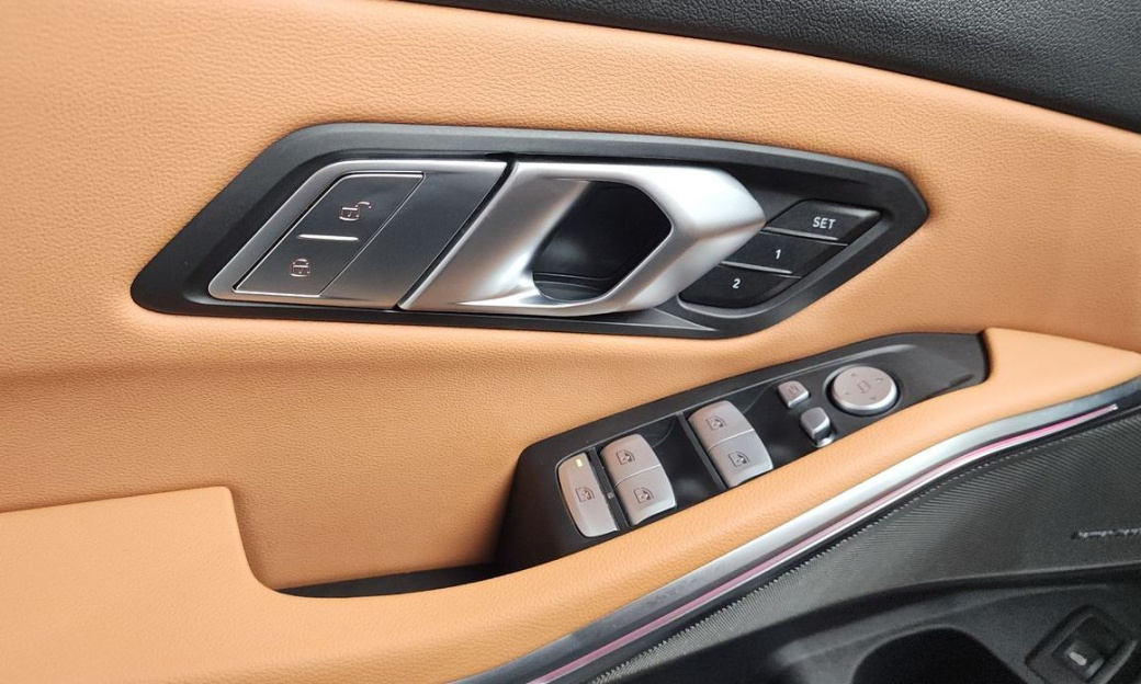 BMW 3-Series 320i M Sport, 2025