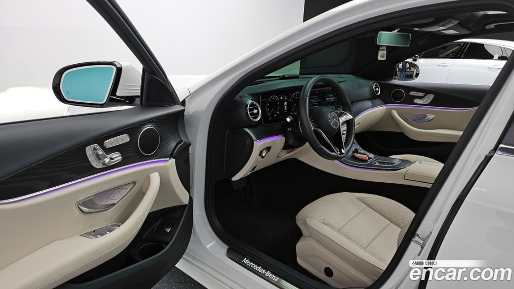 Mercedes-Benz E-Class E250 AMG Line, 2023