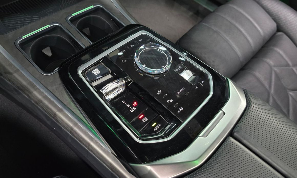 BMW 7-Series 740i sDrive Design Pure Excellence, 2023