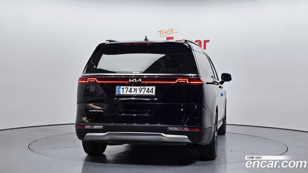 Kia Carnival 9-Seater Signature, 2023