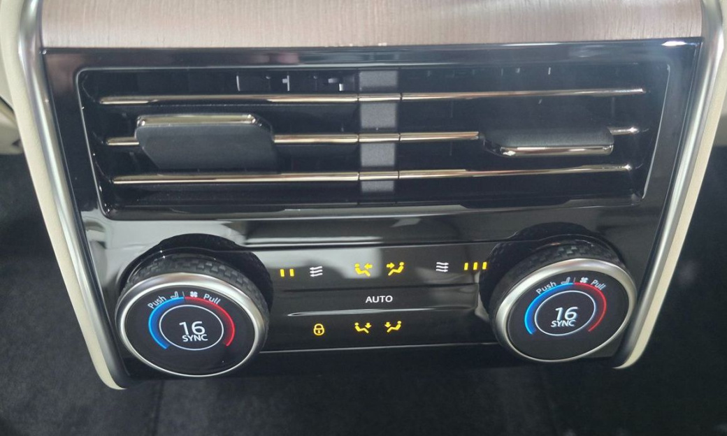 Land Rover Range Rover D350 Autobiography Long Wheel Base, 2025