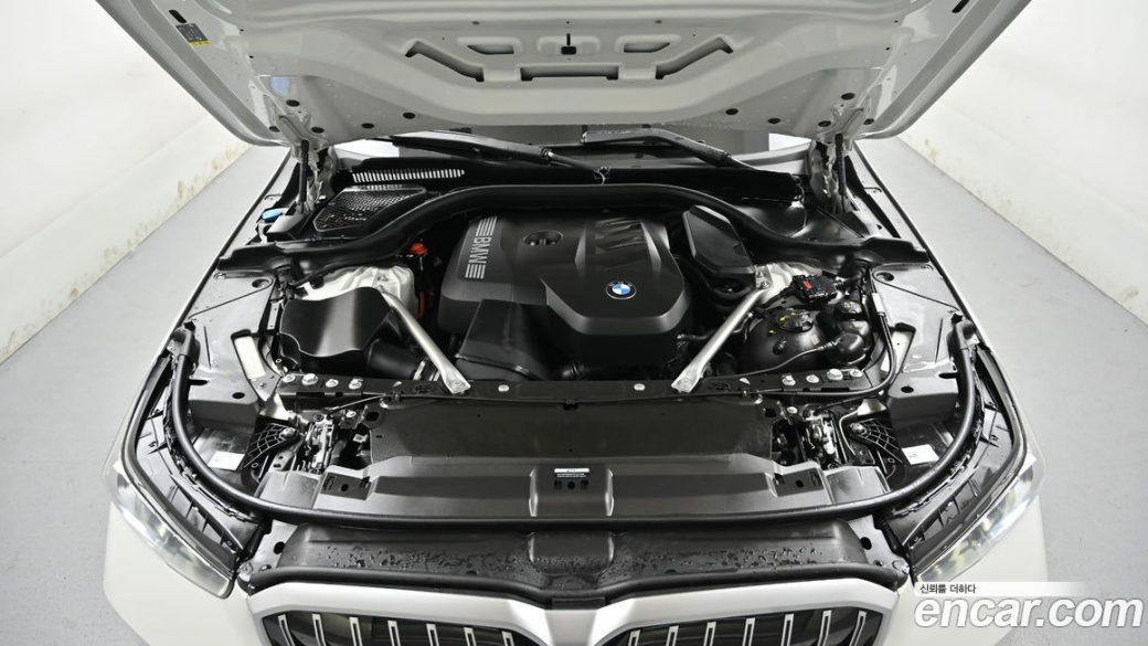 BMW 5-Series 520i, 2025