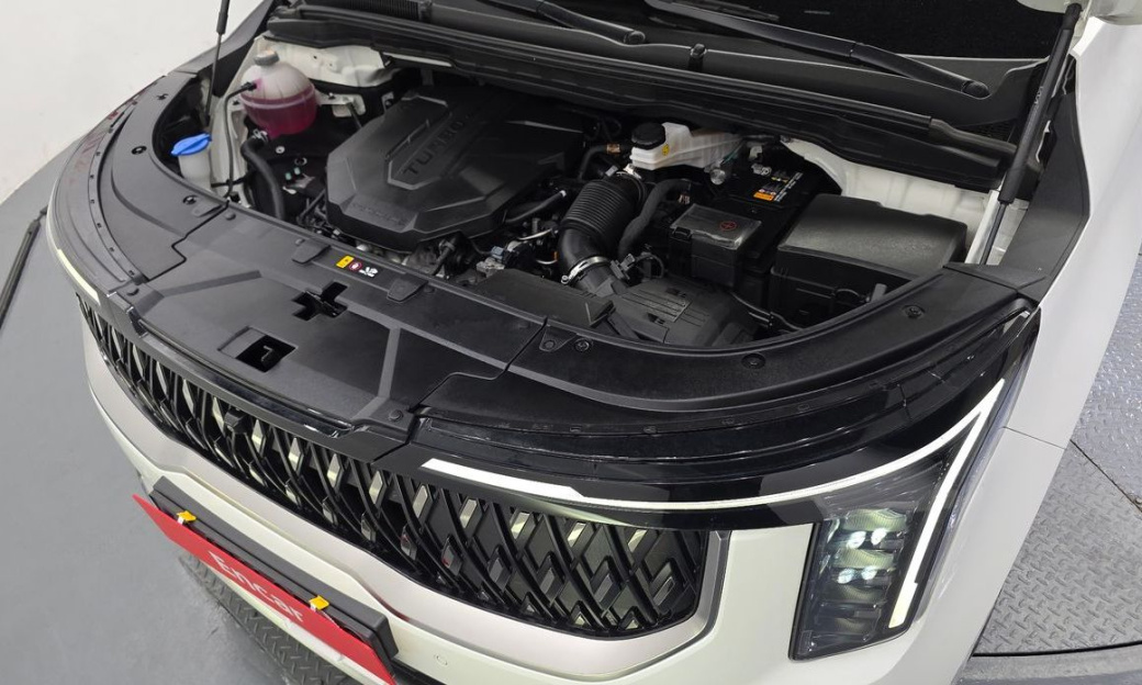 Kia Carnival 7-Seater Signature, 2025