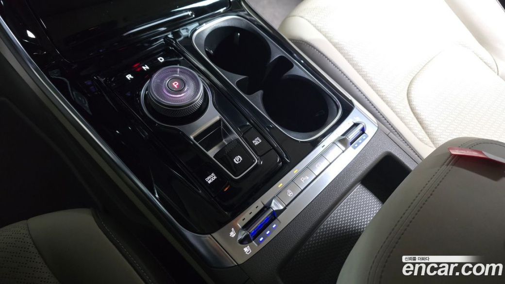 Kia Carnival 7-Seater Hi-Limousine, 2023
