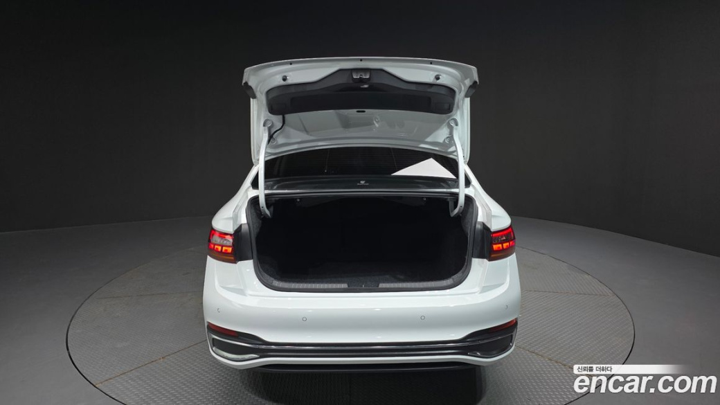 Volkswagen Jetta 1.5 TSI Prestige, 2023