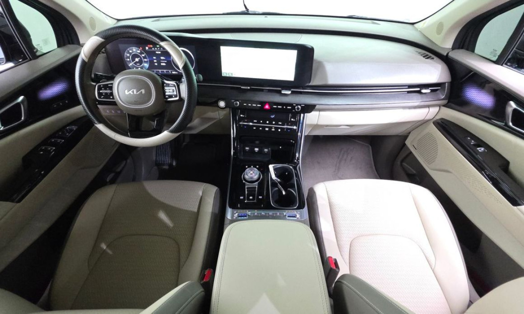 Kia Carnival 11-Seater Signature, 2023