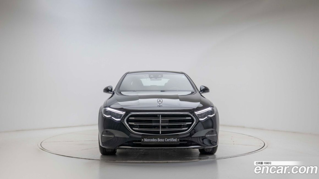 Mercedes-Benz E-Class E300 4MATIC Exclusive, 2025