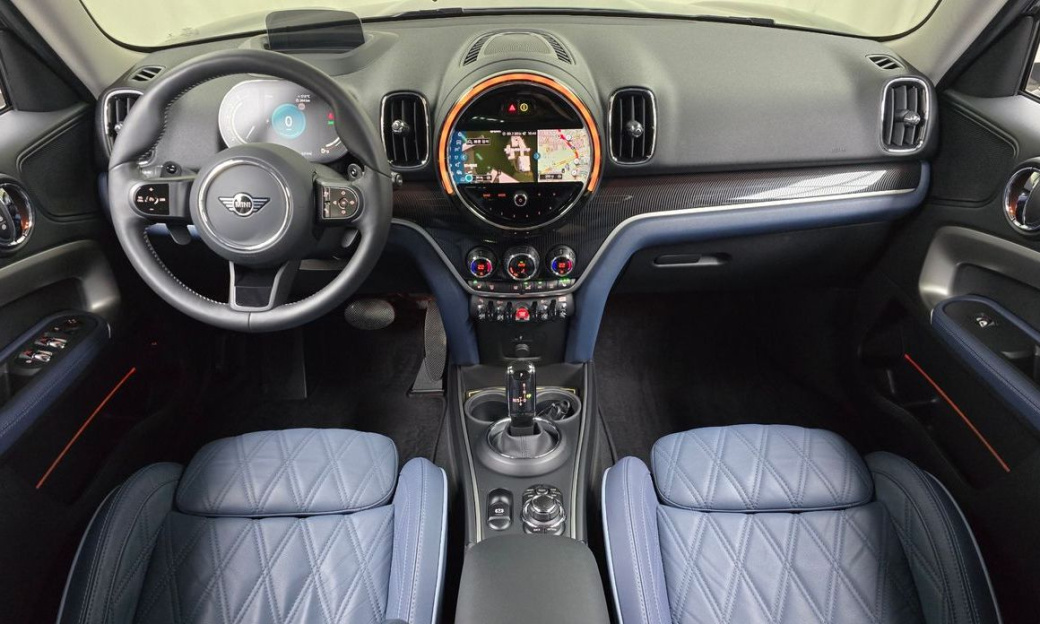 Mini Countryman ALL4 Classic Launch Pack, 2023