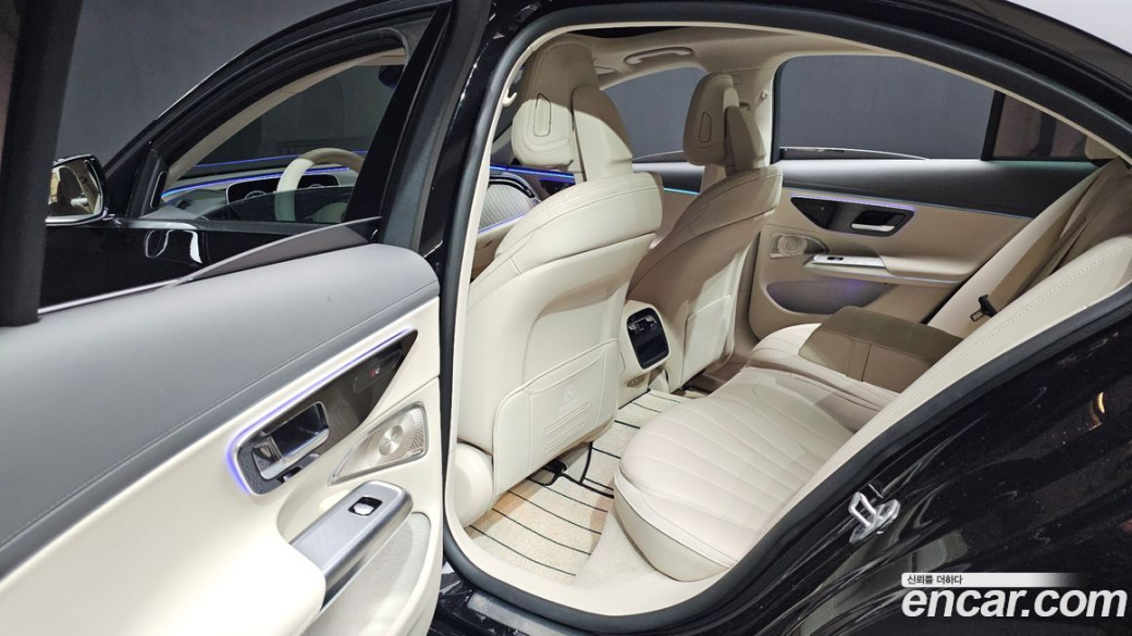 Mercedes-Benz E-Class E300 4MATIC Exclusive, 2024