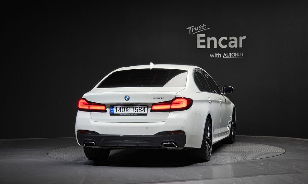 BMW 5-Series 530i M Sport Package, 2023