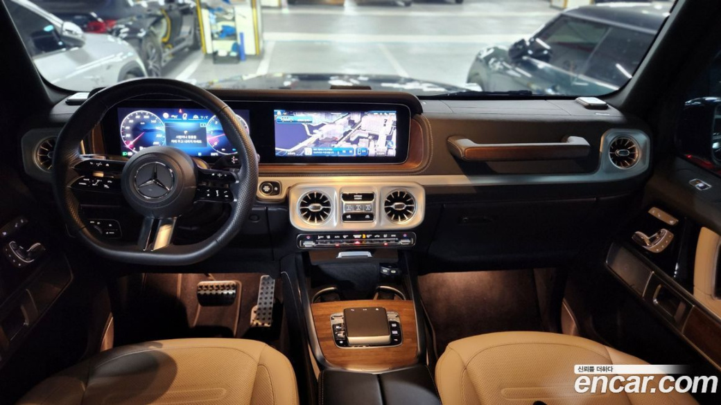 Mercedes-Benz G-Class G450d, 2025
