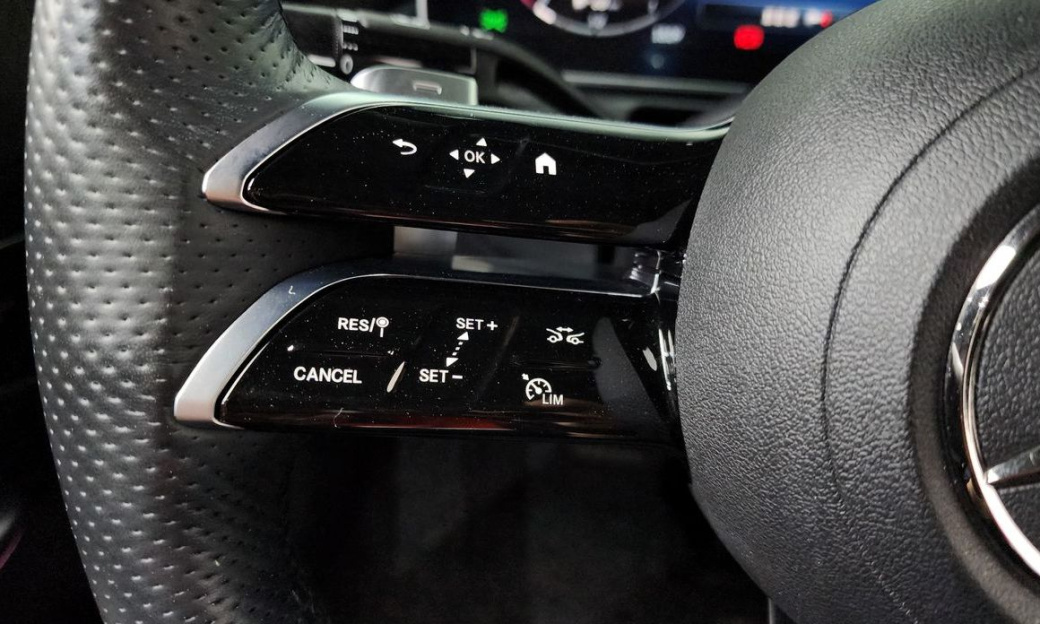 Mercedes-Benz C-Class C300 4MATIC AMG Line, 2023